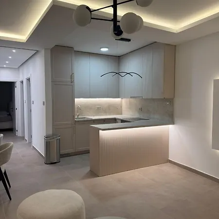 Yellow Diamond Center Free Parking 诺威萨