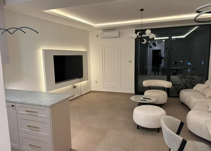 Yellow Diamond Center Free Parking 公寓 诺威萨