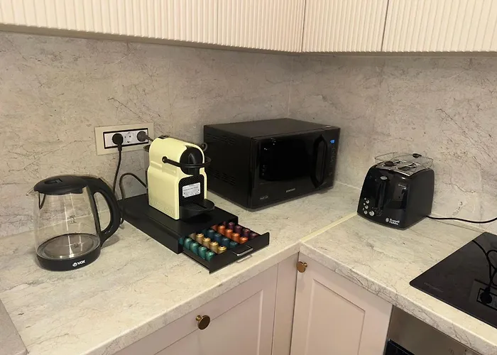 Yellow Diamond Center Free Parking 诺威萨