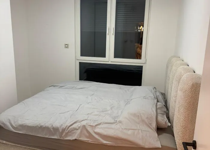 Yellow Diamond Center Free Parking 公寓